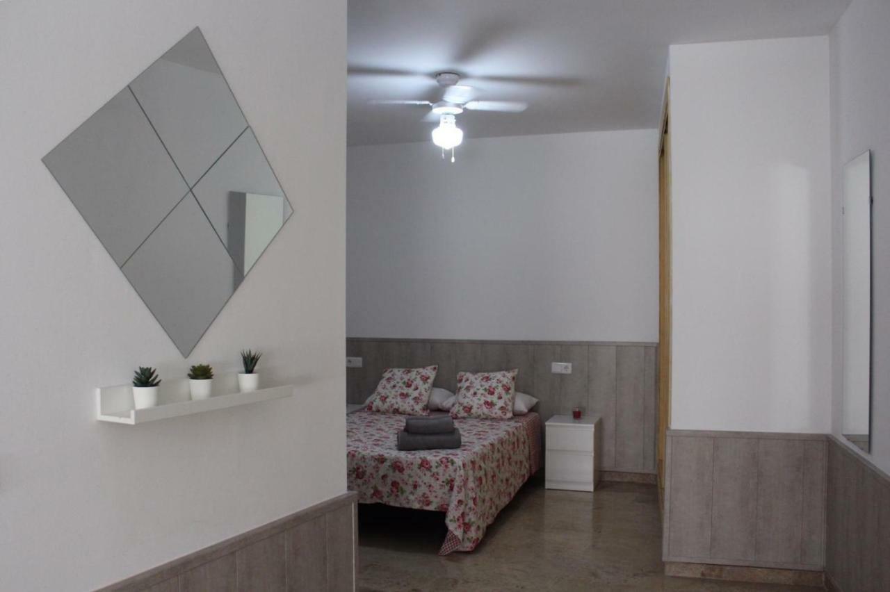 Amazing And Clean Studio Very Close To City Center Malaga Luaran gambar